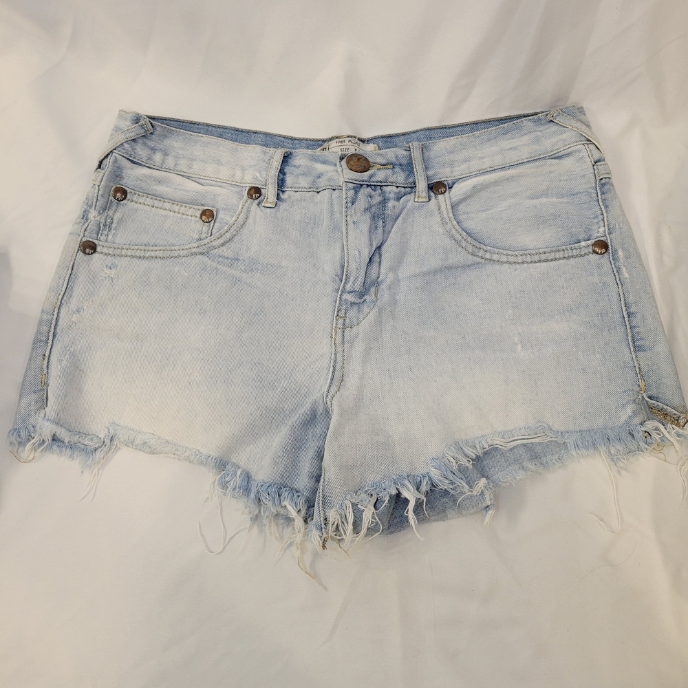 Free People Light Wash Frayed Jean Shorts 27